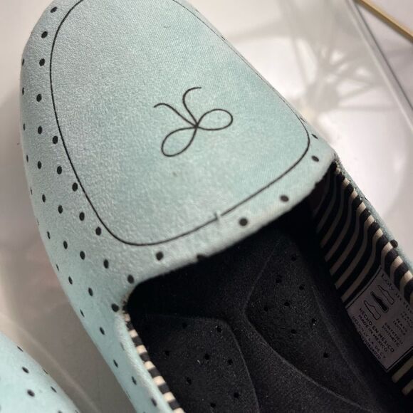 Loly in the Sky Bow Flats - Picture 10 of 10